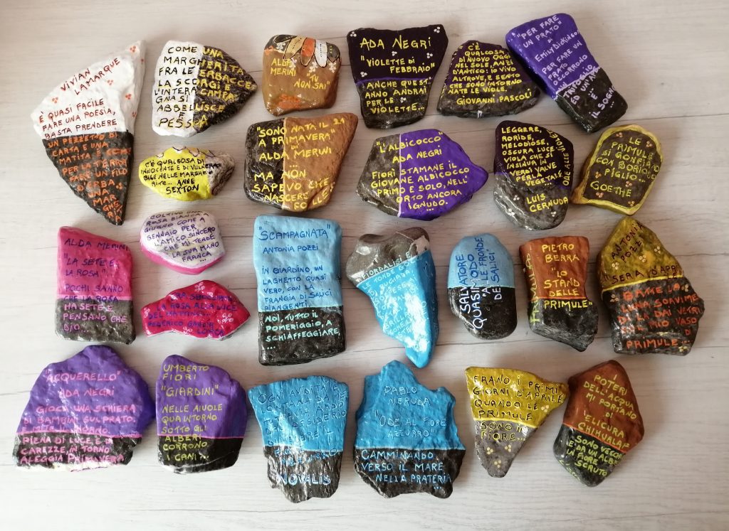 Fiori di poesia: passeggiata tra campi di-versi